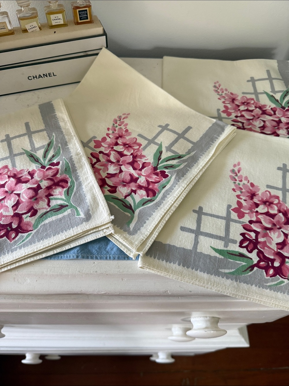 Vintage Floral Napkins with Wisteria  Print